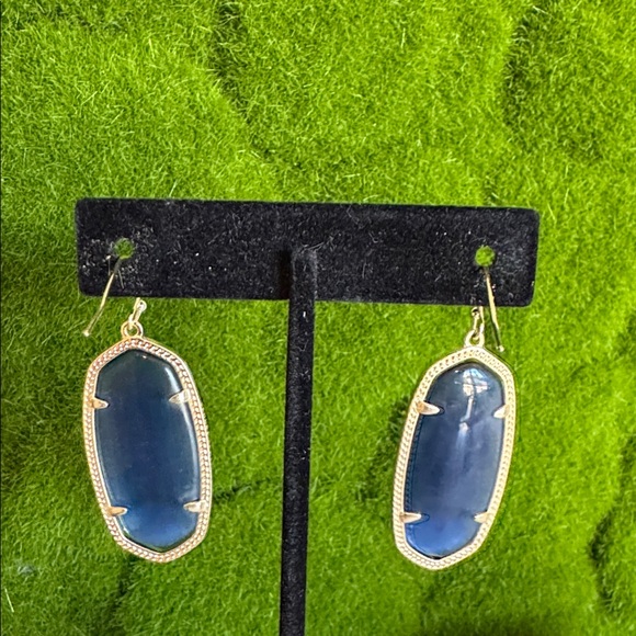 Elegant Navy Blue and Gold Kendra Scott Dani Drop Earrings - Picture 5 of 7